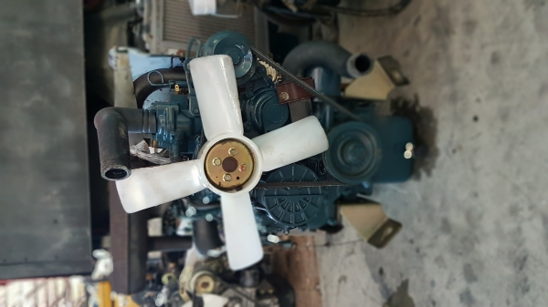 เครื่องยนต์ดีเซล kubota 3สูบ d1105 24แรงม้า สภาพสวย นำเข้าจากญี่ปุ่น ติดง่าย เครื่องแน่น ประหยัดน้ำมัน ไม่เคยใช้งานในไทย สนใจติดต่อ 0817502357 จัดส่งสินค้าได้ทั่วประเทศ