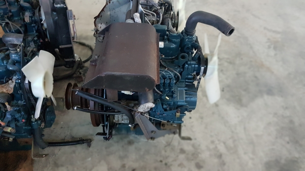 เครื่องยนต์ดีเซล kubota 3สูบ d1105 24แรงม้า สภาพสวย นำเข้าจากญี่ปุ่น ติดง่าย เครื่องแน่น ประหยัดน้ำมัน ไม่เคยใช้งานในไทย สนใจติดต่อ 0817502357 จัดส่งสินค้าได้ทั่วประเทศ