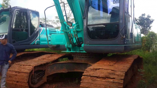 ขายรถแบ็คโฮ KOBELCO SK200-8 YN12 Super สภาพดี พร้อมใช้งาน