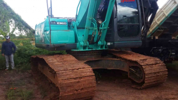 ขายรถแบ็คโฮ KOBELCO SK200-8 YN12 Super สภาพดี พร้อมใช้งาน