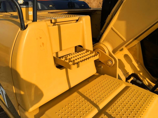 ขายรถแบ็คโฮ CAT 320D JAPAN แท้ ใช้งาน 7,3xx ชั่วโมง สภาพดี พร้อมใช้งาน