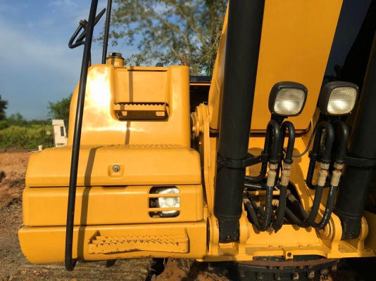 ขายรถแบ็คโฮ CAT 320D JAPAN แท้ ใช้งาน 7,3xx ชั่วโมง สภาพดี พร้อมใช้งาน