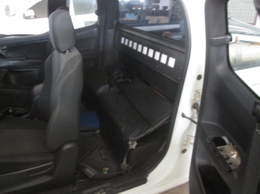 หัวเก๋งออนนิวแค็ป ชนด้านหน้า กระจกหน้าไม่แตก