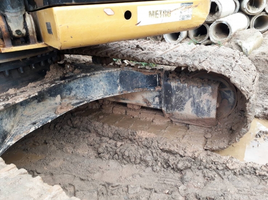 ขาย แมคโคร CAT 320 D 8200 ช.ม. ปี55