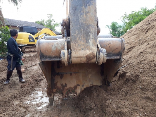 ขาย แมคโคร CAT 320 D 8200 ช.ม. ปี55