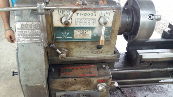 เครื่องกลึง 5 ฟุต 3 เพลา เกียร์บล็อก พร้อมใช้งาน สภาพสวยๆ ด่วนๆๆ 67,000