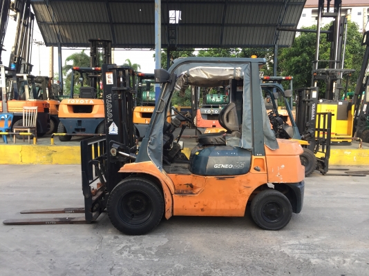 -:-*&bull;*ข า ยร ถ ย ก นำ เ ข้ า*&bull;*-:-TOYOTA 7FD25 เครื่องดีเซล งาเท เสาสูง3เมตร สนใจติดต่อ083-062-0223ปอน