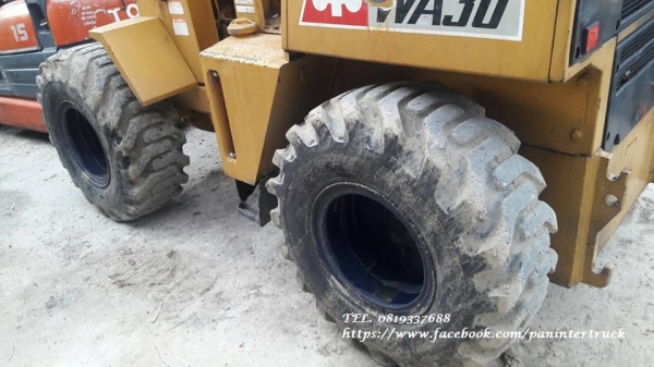 FROM JAPAN*รถตักล้อยาง LOADER KOMATSU WA30-1 ขับเคลื่อน 2เพลา /เลี้ยวเอว /เกียร์ธรรมดา/ มีเอกสารแจ้งจำหน่าย/ ราคาเพียง 265,000 บาท สนใจติดต่อ 0819337688