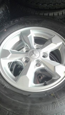 แม็ก พร้อม ยาง 215/70 ขอบ 16