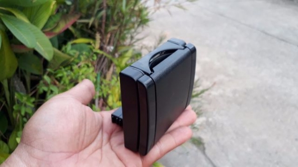 ที่วางแก้ว CARMAT แบบมีปุ่มกดเปิด พับเก็บได้ ที่วางแก้ว CARMAT แบบมีปุ่มกดเปิด พับเก็บได้