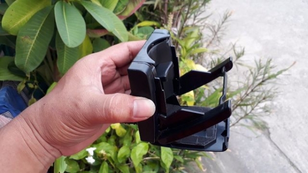 ที่วางแก้ว CARMAT แบบมีปุ่มกดเปิด พับเก็บได้ ที่วางแก้ว CARMAT แบบมีปุ่มกดเปิด พับเก็บได้