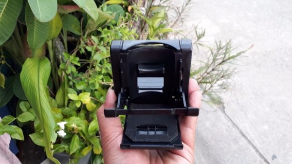 ที่วางแก้ว CARMAT แบบมีปุ่มกดเปิด พับเก็บได้ ที่วางแก้ว CARMAT แบบมีปุ่มกดเปิด พับเก็บได้