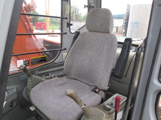 ็HITACHI EX120-5 ซีเรียล 1E4-51058 ปี 1995 ชั่วโมงทำงาน 8304 ชั่วโมง