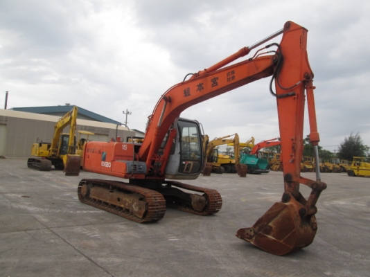 ็HITACHI EX120-5 ซีเรียล 1E4-51058 ปี 1995 ชั่วโมงทำงาน 8304 ชั่วโมง