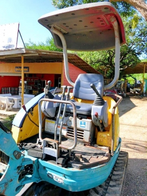 ขายรถขุด ยี่ห้อ: KUBOTA แบบ: U25-3 คอนโทนสั้น ปั้มนิ้ว มีลายหัวกะแทก เครื่อง3สูบ รถเก่านอกแท้100\% นำเข้าจากญี่ปุ่น ไม่เคยใช้งานในไทย รถมีเอกสารใบอินวอย  สนใจติดต่อ โทร : 099-907-9273 กิ๊ฟ กมลชนก