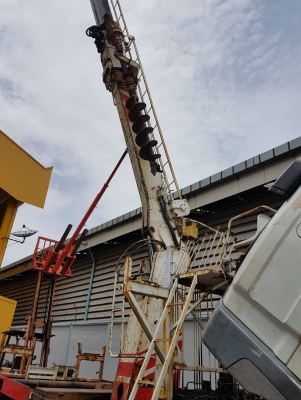 รถสว่านพร้อมเครน7ตัน FUSO เครื่อง 6M61 6สูบ250แรง มาจากญี่ปุ่น เอกสารอินวอบ สนใจโทรเลย 081-9891989 หรั่งครับ รถสว่านพร้อมเครน7ตัน FUSO เครื่อง 6M61 6สูบ250แรง มาจากญี่ปุ่น เอกสารอินวอบ สนใจโทรเลย 081-9891989 หรั่งครับ