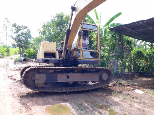 ขายด่วน KOMATSU PC120-3 สภาพพร้อมใช้งาน เครื่ิงปั้มดี โซ่ช่วงล่างพร้อมทำงาน สนใจโทรสอบถาม 093-0764943  088-3223272  K ตั้ม