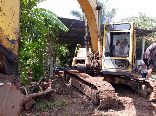 ขายด่วน KOMATSU PC120-3 สภาพพร้อมใช้งาน เครื่ิงปั้มดี โซ่ช่วงล่างพร้อมทำงาน สนใจโทรสอบถาม 093-0764943  088-3223272  K ตั้ม