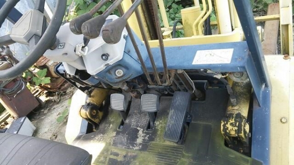 ขายโฟล์คลิฟท์โคมัสสุ hingfork ดีเซลสอบถามได้้ที 062-709-1747