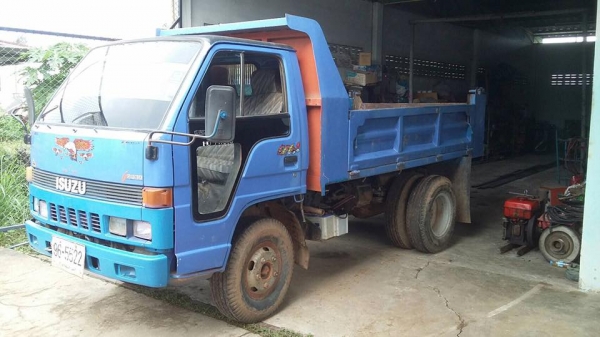 ขายรถดั้ม3คิว 110แรง มี2คัน ราคา260,000 สนใจโทร 090-8588220 093-3258446 www.narong2truck.com www.tru ขายรถดั้ม3คิว 110แรง มี2คัน ราคา260,000 สนใจโทร 090-8588220 093-3258446 www.narong2truck.com www.tru