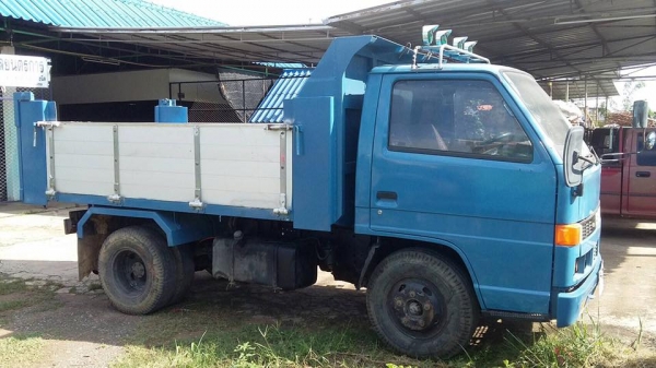 ขายรถดั้ม3คิว 110แรง มี2คัน ราคา260,000 สนใจโทร 090-8588220 093-3258446 www.narong2truck.com www.tru