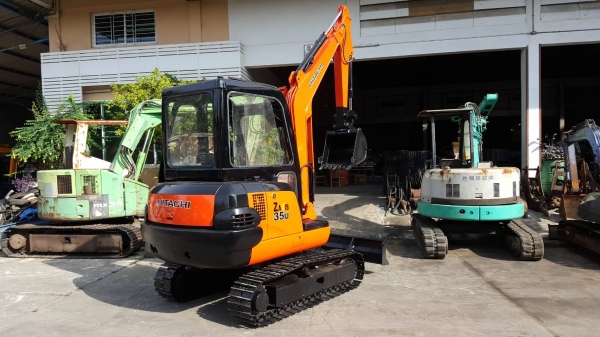 ขาย รถขุด HITACHI รุ่น EX35-2-มือสองญี่ปุ่น แทรกเหล็ก สลัก บูทเอวแน่น 100\% มาพร้อม หัวเก๋ง สวยพร้อมใช้งาน มือถือ 0818753444  สอบถามเพิ่มเติมได้ที่ http://line.me/ti/p/mFkzr50JVd