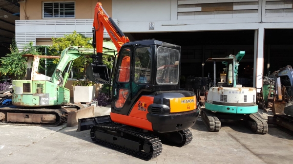 ขาย รถขุด HITACHI รุ่น EX35-2-มือสองญี่ปุ่น แทรกเหล็ก สลัก บูทเอวแน่น 100\% มาพร้อม หัวเก๋ง สวยพร้อมใช้งาน มือถือ 0818753444  สอบถามเพิ่มเติมได้ที่ http://line.me/ti/p/mFkzr50JVd