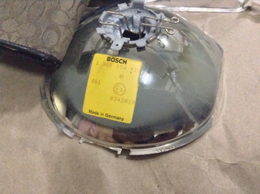 จานฉายโคมไฟหน้า BENZ w123 BOSCH แท้