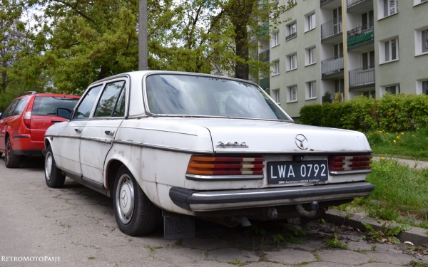 ตัวอักษรติดฝากระโปรงหลัง BENZ w123