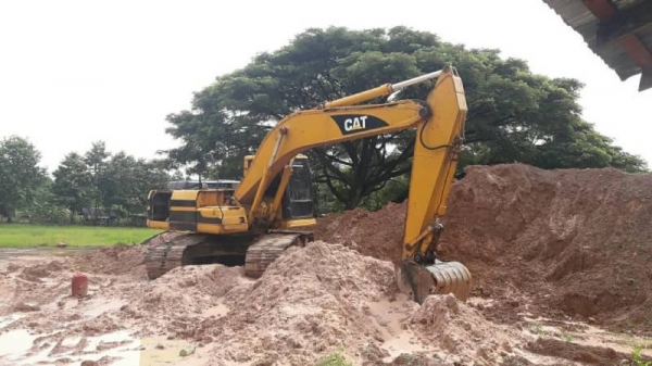 ขาย 635,000. CAT 320.B..เครื่องดี ปั้มดี ไฟฟ้ามี เอกสารเล่ม รถอยู่ ร้อยเอ็ด 090-772-3710 090-7723708