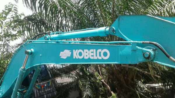 รถแบคโฮ KOBELCO ( SK200 ) โทร.081-8334855