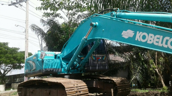 รถแบคโฮ KOBELCO ( SK200 ) โทร.081-8334855