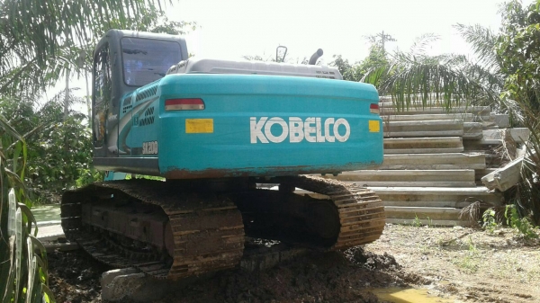 รถแบคโฮ KOBELCO ( SK200 ) โทร.081-8334855