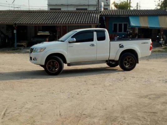 แม็กใหม่ขอบ18 พร้อมยางบริสโตนสภาพใหม่ๆ