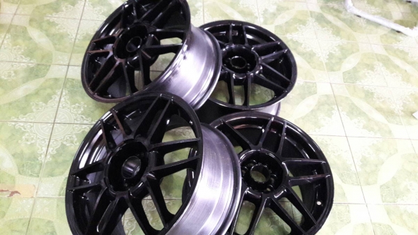 ล้อแท้ OZ. ITARY ขอบ17 4รู100 4รู114 ล้อแท้ OZ. ITARY ขอบ17 4รู100 4รู114