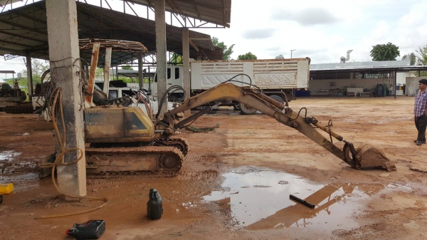 ขาย แบคโฮ KOMATSU PC20-3 รถใช้งานอยู่ประจำ เครื่องดี ปั้มดี ช่วงล่างเช็คใหม่แล้ว เอกสารใบซื้อขายครับ