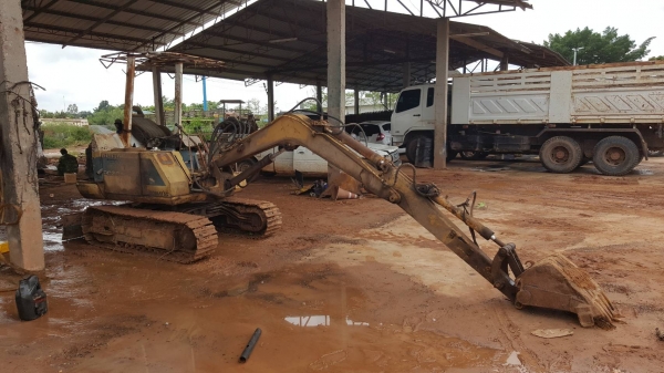 ขาย แบคโฮ KOMATSU PC20-3 รถใช้งานอยู่ประจำ เครื่องดี ปั้มดี ช่วงล่างเช็คใหม่แล้ว เอกสารใบซื้อขายครับ