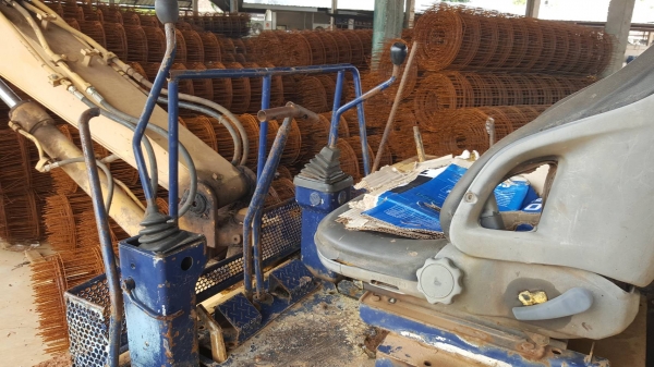 ขาย แบคโฮ KOMATSU PC40-5 รถใช้งานอยู่ประจำ เครื่องยนต์ 2 สูบ ช่วงล่างเต็ม เอกสารใบซื้อขาย ราคาต่อรองได้ ขาย แบคโฮ KOMATSU PC40-5 รถใช้งานอยู่ประจำ เครื่องยนต์ 2 สูบ ช่วงล่างเต็ม เอกสารใบซื้อขาย ราคาต่อรองได้