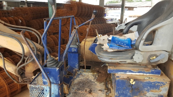 ขาย แบคโฮ KOMATSU PC40-5 รถใช้งานอยู่ประจำ เครื่องยนต์ 2 สูบ ช่วงล่างเต็ม เอกสารใบซื้อขาย ราคาต่อรองได้ ขาย แบคโฮ KOMATSU PC40-5 รถใช้งานอยู่ประจำ เครื่องยนต์ 2 สูบ ช่วงล่างเต็ม เอกสารใบซื้อขาย ราคาต่อรองได้