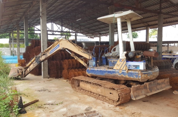 ขาย แบคโฮ KOMATSU PC40-5 รถใช้งานอยู่ประจำ เครื่องยนต์ 2 สูบ ช่วงล่างเต็ม เอกสารใบซื้อขาย ราคาต่อรองได้