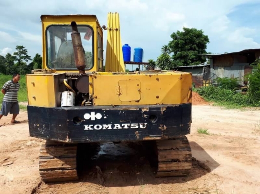 ขาย 215,000 บาท  KOMATSU PC60-1 (10HT) + สาลีขึ้น 60 เครื่องพอใช้ ปั้มพอใช้ โช่พอใช้ เอกสารชื้อขาย   รถอยู่ จ.ยโสธร โทร&amp;ไอดีไลน์ 0610710295