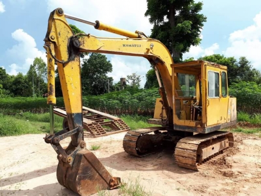 ขาย 215,000 บาท  KOMATSU PC60-1 (10HT) + สาลีขึ้น 60 เครื่องพอใช้ ปั้มพอใช้ โช่พอใช้ เอกสารชื้อขาย   รถอยู่ จ.ยโสธร โทร&amp;ไอดีไลน์ 0610710295