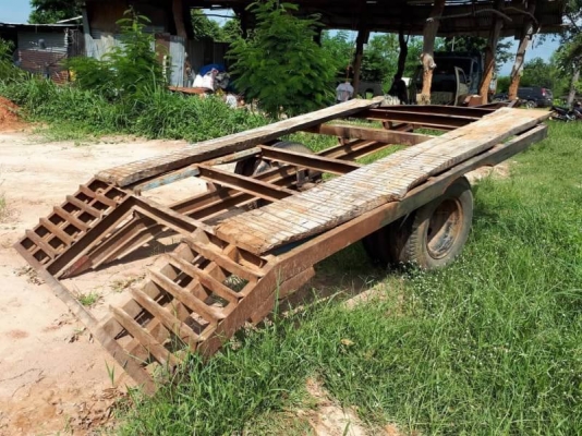 ขาย 215,000 บาท  KOMATSU PC60-1 (10HT) + สาลีขึ้น 60 เครื่องพอใช้ ปั้มพอใช้ โช่พอใช้ เอกสารชื้อขาย   รถอยู่ จ.ยโสธร โทร&amp;ไอดีไลน์ 0610710295