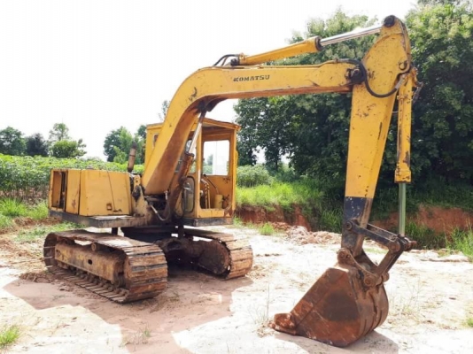 ขาย 215,000 บาท  KOMATSU PC60-1 (10HT) + สาลีขึ้น 60 เครื่องพอใช้ ปั้มพอใช้ โช่พอใช้ เอกสารชื้อขาย   รถอยู่ จ.ยโสธร โทร&amp;ไอดีไลน์ 0610710295