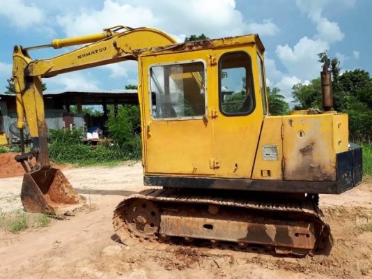 ขาย 215,000 บาท  KOMATSU PC60-1 (10HT) + สาลีขึ้น 60 เครื่องพอใช้ ปั้มพอใช้ โช่พอใช้ เอกสารชื้อขาย   รถอยู่ จ.ยโสธร โทร&amp;ไอดีไลน์ 0610710295