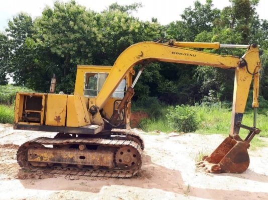 ขาย 215,000 บาท  KOMATSU PC60-1 (10HT) + สาลีขึ้น 60 เครื่องพอใช้ ปั้มพอใช้ โช่พอใช้ เอกสารชื้อขาย   รถอยู่ จ.ยโสธร โทร&amp;ไอดีไลน์ 0610710295