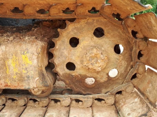 ขาย 215,000 บาท  KOMATSU PC60-1 (10HT) + สาลีขึ้น 60 เครื่องพอใช้ ปั้มพอใช้ โช่พอใช้ เอกสารชื้อขาย   รถอยู่ จ.ยโสธร โทร&amp;ไอดีไลน์ 0610710295