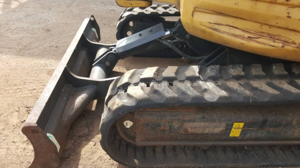 ขาย แบคโฮ CAT 303 เก่านอกสวยเดิมทั้งคัน ใช้งานน้อย เครื่องดี ปั้มดี ช่วงล่างเต็ม ระบบไฟครบ เอกสารใบอินวอยซ์ ขาย แบคโฮ CAT 303 เก่านอกสวยเดิมทั้งคัน ใช้งานน้อย เครื่องดี ปั้มดี ช่วงล่างเต็ม ระบบไฟครบ เอกสารใบอินวอยซ์