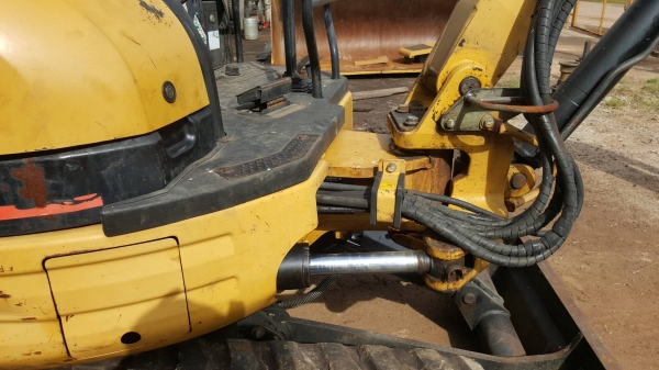 ขาย แบคโฮ CAT 303 เก่านอกสวยเดิมทั้งคัน ใช้งานน้อย เครื่องดี ปั้มดี ช่วงล่างเต็ม ระบบไฟครบ เอกสารใบอินวอยซ์ ขาย แบคโฮ CAT 303 เก่านอกสวยเดิมทั้งคัน ใช้งานน้อย เครื่องดี ปั้มดี ช่วงล่างเต็ม ระบบไฟครบ เอกสารใบอินวอยซ์