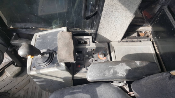 ขาย รถตัก CAT 924H รถพร้อมใช้งาน ระบบไฟเต็ม เอกสารเล่มทะเบียนเต็ม ราคาต่อรองได้